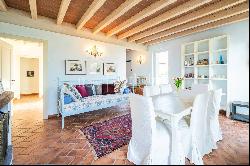 Elegant provençal farmhouse with swimming pool south of Milan