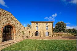 Enchanting farmhouse in Maremma overlooking the sea