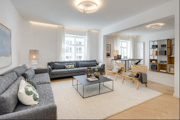 First occupancy: High-class modernized 4-room apartment in an old building