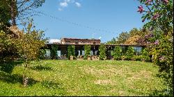 Il Casaletto country-house with garden and olive grove, Orvieto, Terni