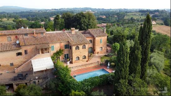 The Artist's House with pool, olive grove and views of Siena - Tuscany