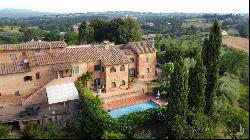 The Artist's House with pool, olive grove and views of Siena - Tuscany