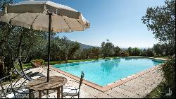 Casale Bellavista with pool and olive grove in Cortona, Toscana