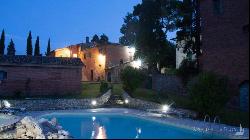 Historic Villa with Country House, Sinalunga, Siena - Tuscany