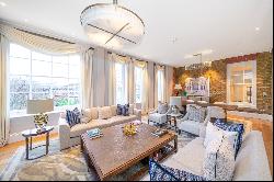 Magnificent lateral apartment in Chelsea offering parking and porter