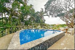 House inside a gated community close to the beach