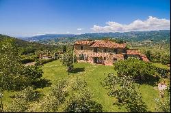 Exclusive Villas on the Tuscan hills