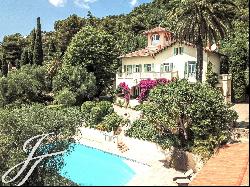 Grasse - magnificent bastide for 12 people