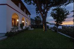 Villa Malvasia: an elegant oasis in the heart of the Aeolian Islands
