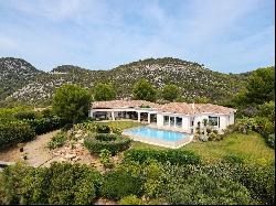 Ollioules - Single-Story Villa with Panoramic Sea View