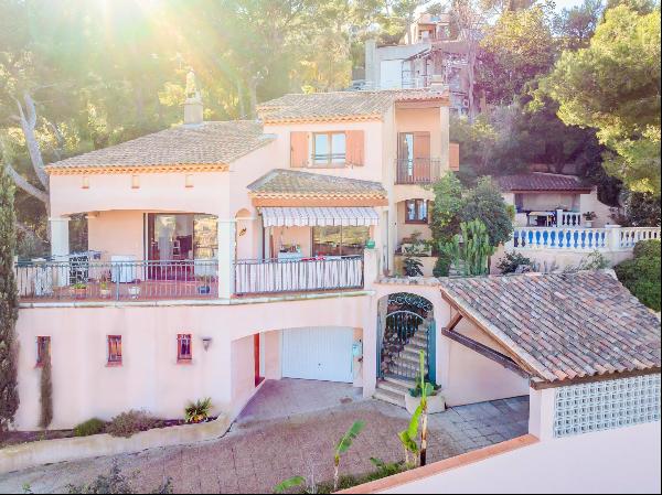 Toulon, Saint-Mandrier - Family Villa with Full Sea View and Pool