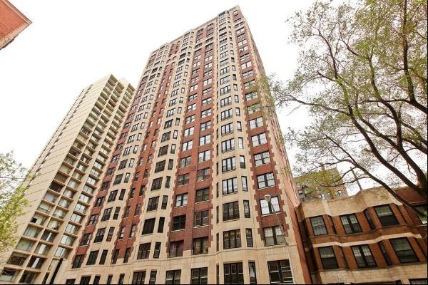 421 W Melrose Street #8A, Chicago IL 60657