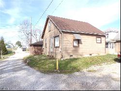 25002502 Camden Avenue, Parkersburg WV 26101