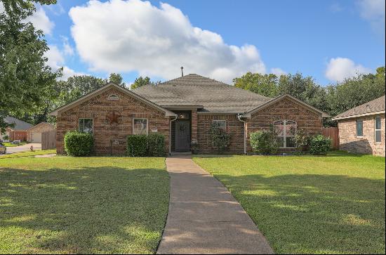 MOVE IN READY HOME IN SOUTH TYLER