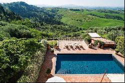 Elegance and style in the heart of a Tuscan medieval village