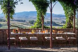 Elegance and style in the heart of a Tuscan medieval village