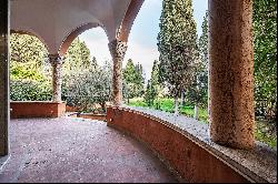 Stunning villa overlooking the Baths of Caracalla