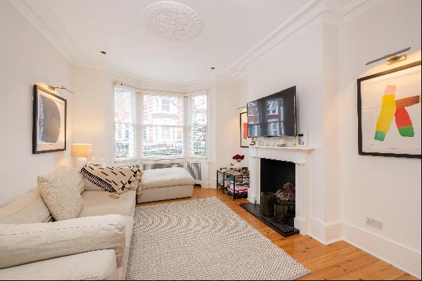 A 4 bed for sale in nw6