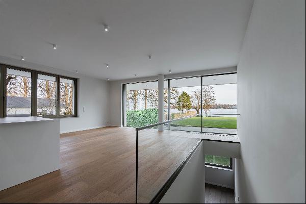 Contemporary 3-bedroom waterfront apartment within a stunning modern complex with an unriv