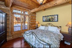 A Luxurious Log Home In A Premier Location