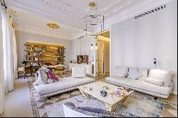 Stunning designer apartment with perfect location