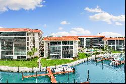 MOORINGS - COMMODORE CONDO