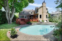 Gorgeous with Pool in Rockcliffe Park