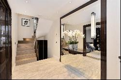 Clabon Mews, London, London SW1X0EJ