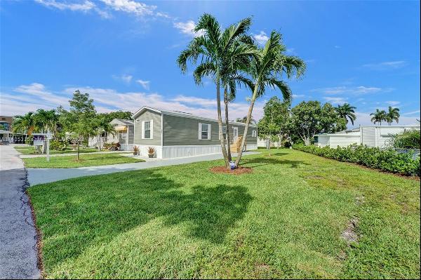 5681 SW Cypress Dr, Dania Beach FL 33312