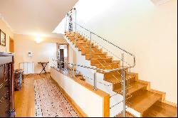 Terraced house, 4 bedrooms, for Sale