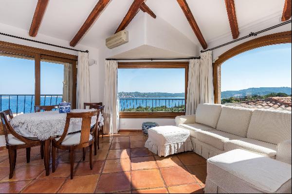 Beautiful 3-bedroom apartment in Porto Cervo, Cala Romantica, Sardinia.