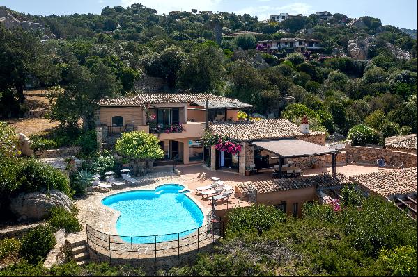 Excellent 3-bedroom villa in Pantogia Hill will sea views.