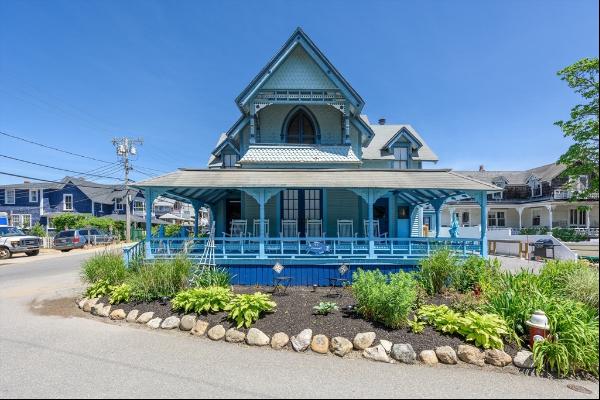 Modernized 5 bed, 3 full bath Victorian in the heart of Downtown Oak Bluffs. Steps to rest