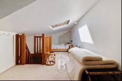 BIARRITZ, HEART OF TOWN, LAST FLOOR APARTMENT WITH SOUTH-ORIENTED TERRACE