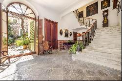 Majestic Town House in the center of Soller