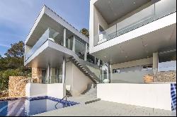 Modern Villa with Sea Views