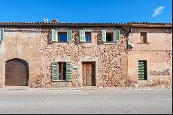 Brand new townhouse with courtyard in Campos, Mallorca.