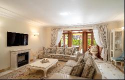 Cannes Oxford, Luxurious 105 sqm apartment with private garden and terraces.