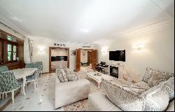 Cannes Oxford, Luxurious 105 sqm apartment with private garden and terraces.