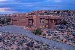 Stunning Southwestern Home in Moab, Offering Breathtaking Views