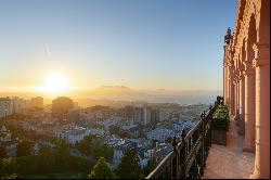 Grand-Scale, Pacific Heights Residence