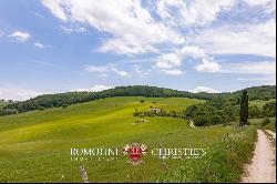 STUNNING ORGANIC ESTATE FOR SALE IN PIENZA, VAL D'ORCIA