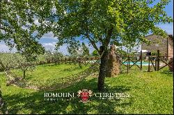 STUNNING ORGANIC ESTATE FOR SALE IN PIENZA, VAL D'ORCIA