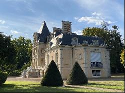 2h from Paris. An elegant 18th century chateau in perfect condition. Set in about 9 hecta