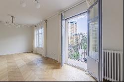 Exclusive refurbished apartment in Turó Park