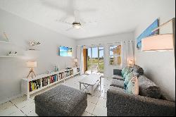 Renovated Oceanfront 2 bed, 2.5 bath - pet friendly