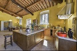 Casale Le Cantine: charming luxury villa in the hills