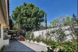 Casa Jardin Laureles con Bungalow