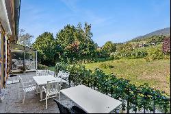 Exceptional Maison de Maître with 3 apartments and vineyards