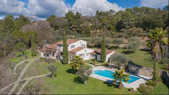 Montauroux - villa with panoramic view